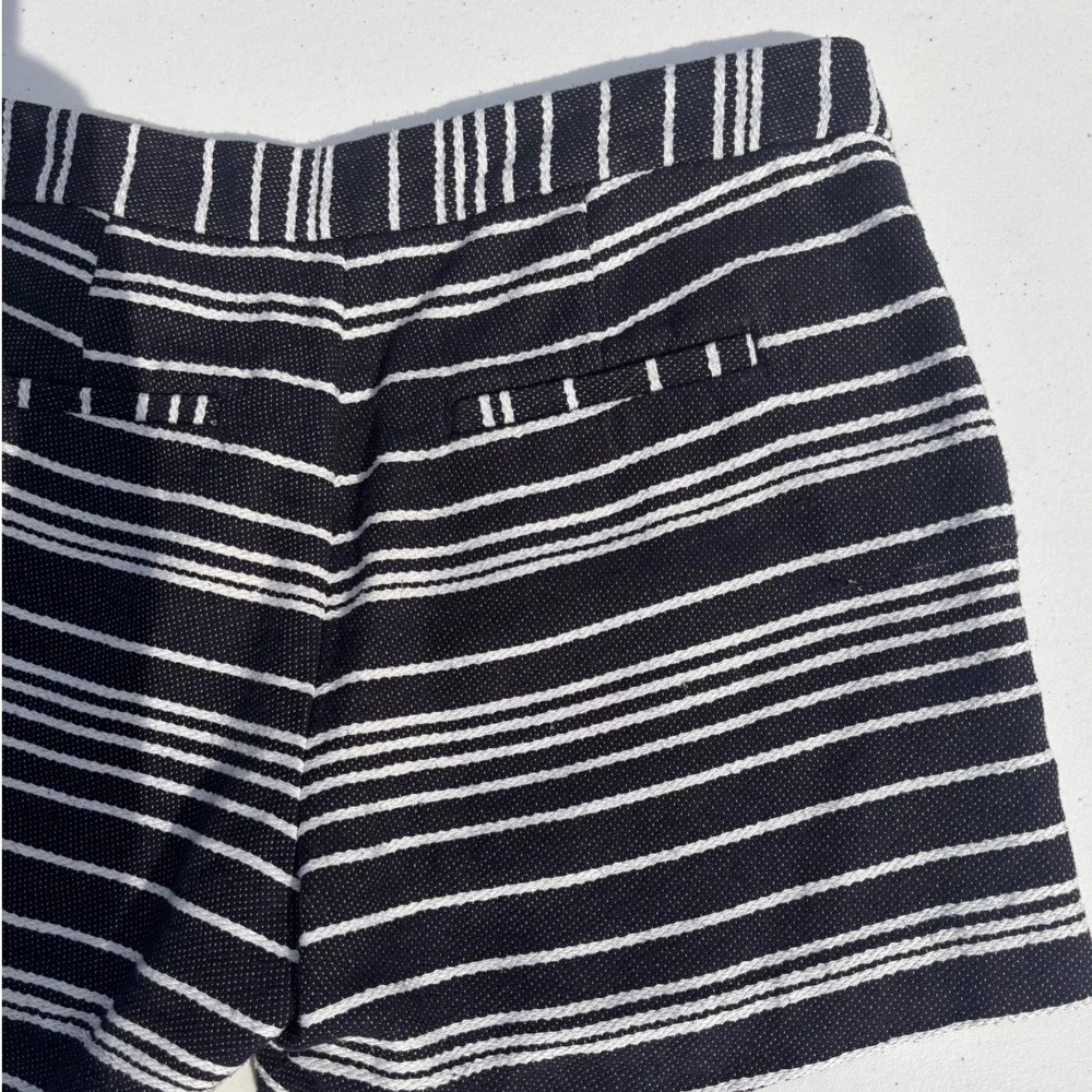 Banana Republic Shorts Womens 2 Navy Blue‎ Striped Sailor Button Detail